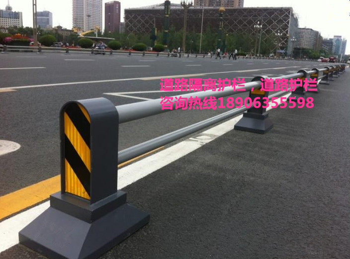 道路護(hù)欄，道路隔離柱，隔離墩